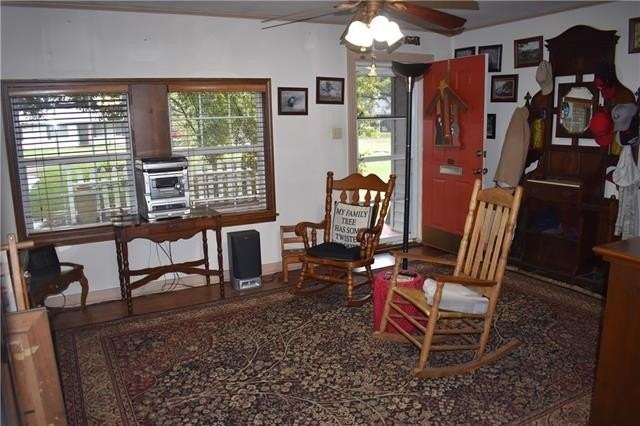 330 Shoreline Dr - Photo 2 of 44