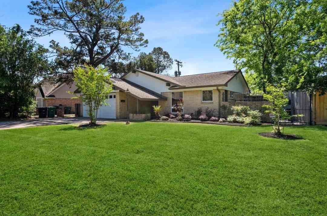 2331 Carleen Rd - Photo 2 of 27