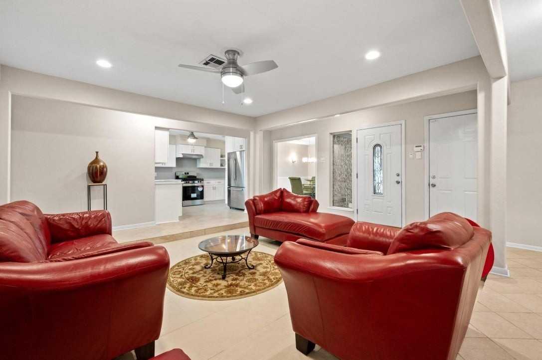 2331 Carleen Rd - Photo 5 of 27