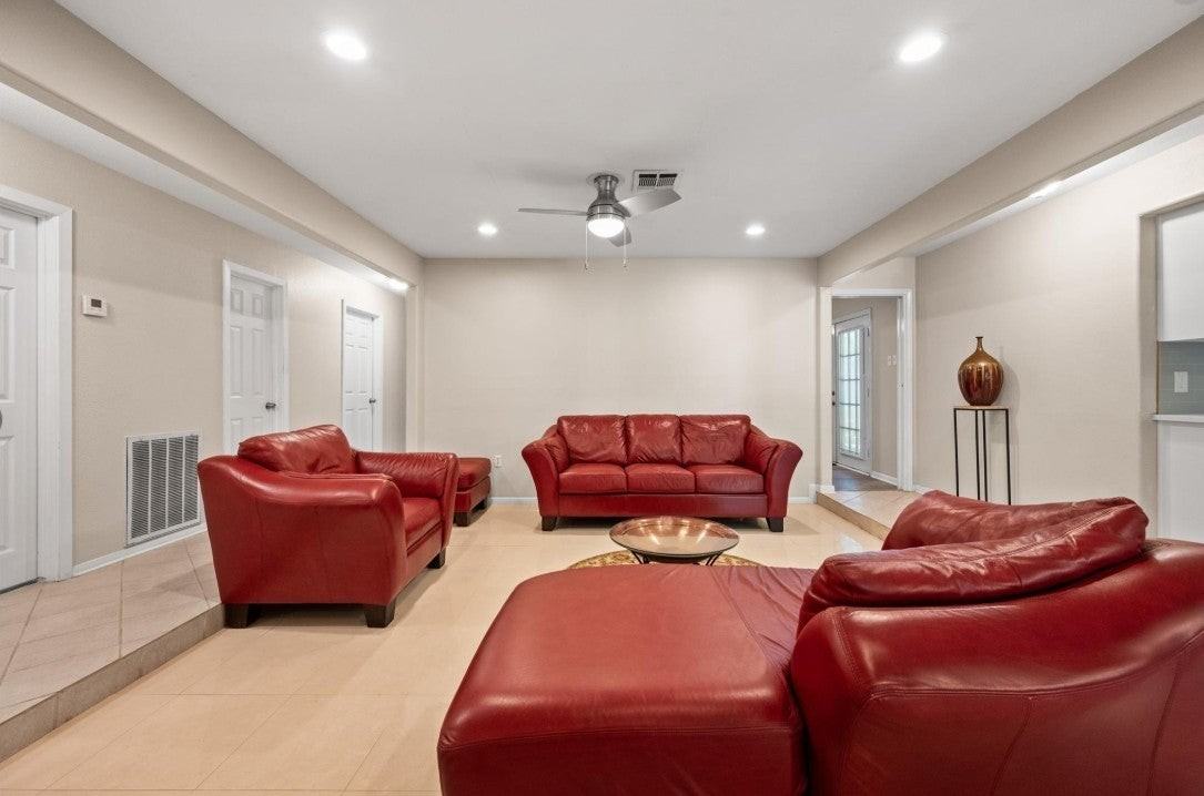 2331 Carleen Rd - Photo 6 of 27