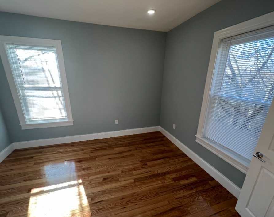 Oxford St - Photo 4 of 40