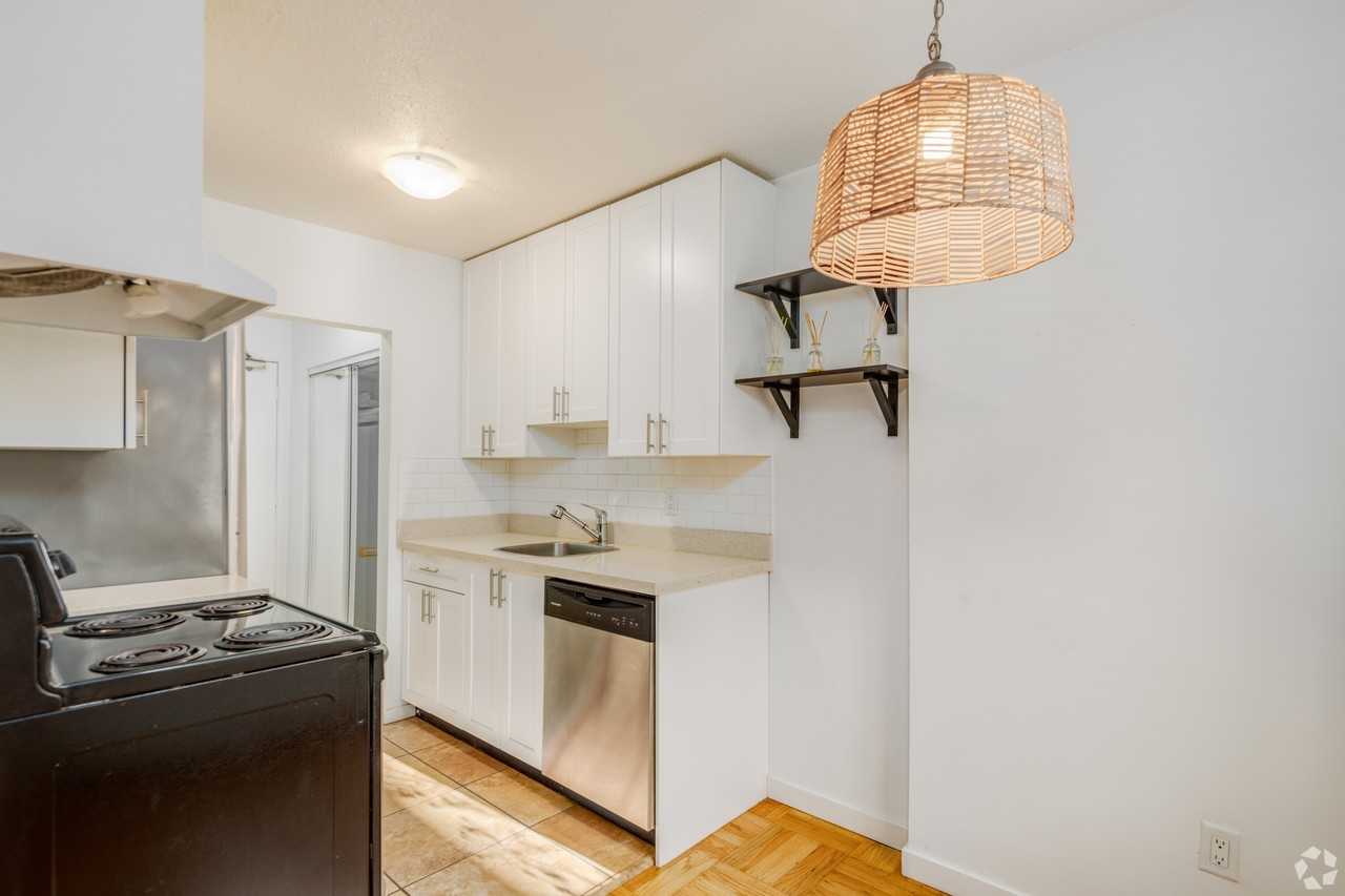 2336 York Avenue #212