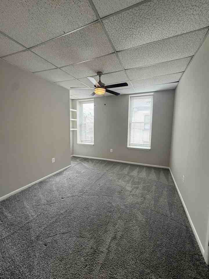 Campus Apartments - Photo 4 of 28