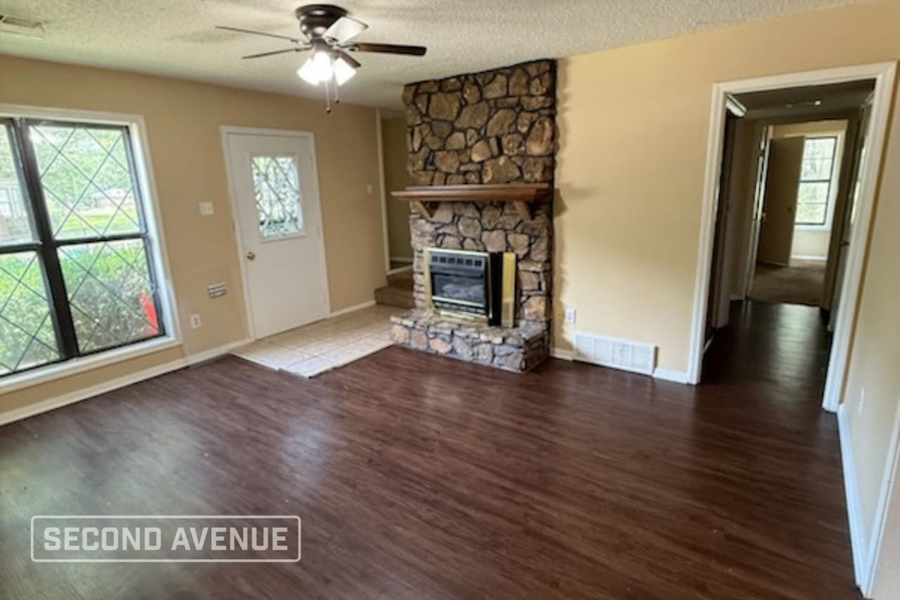 6384 Oak Park Dr - Photo 2 of 10