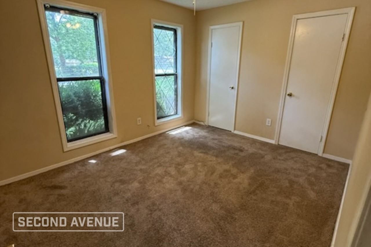 6384 Oak Park Dr - Photo 4 of 10