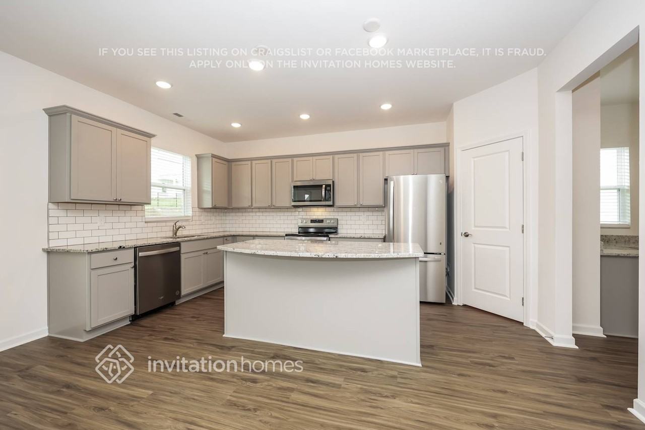 3810 Lantern Ln - Photo 7 of 18