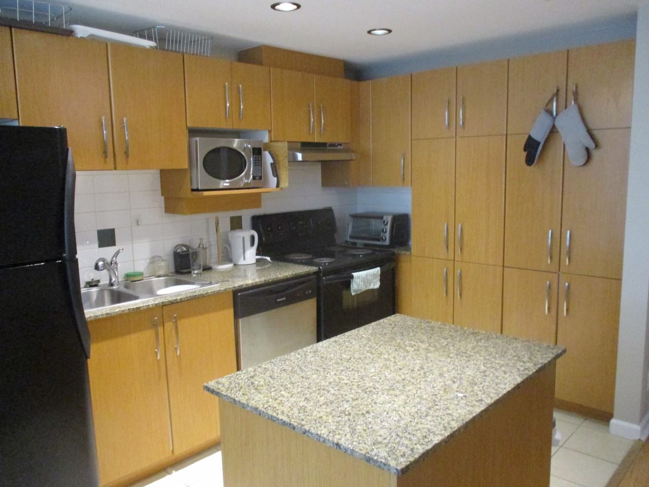 9298 University Crescent #07 - Photo 3 of 9