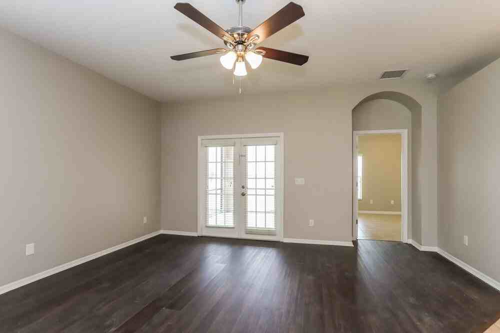 1510 Mira Lago Cir - Photo 3 of 16