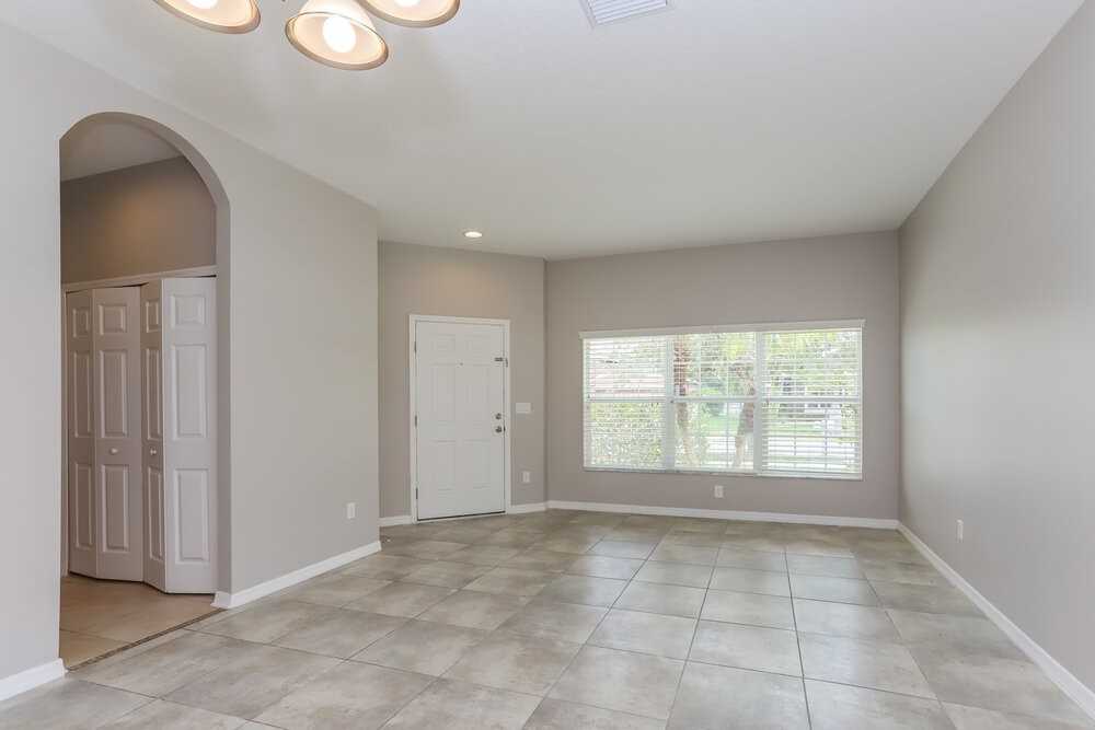 1510 Mira Lago Cir - Photo 4 of 16