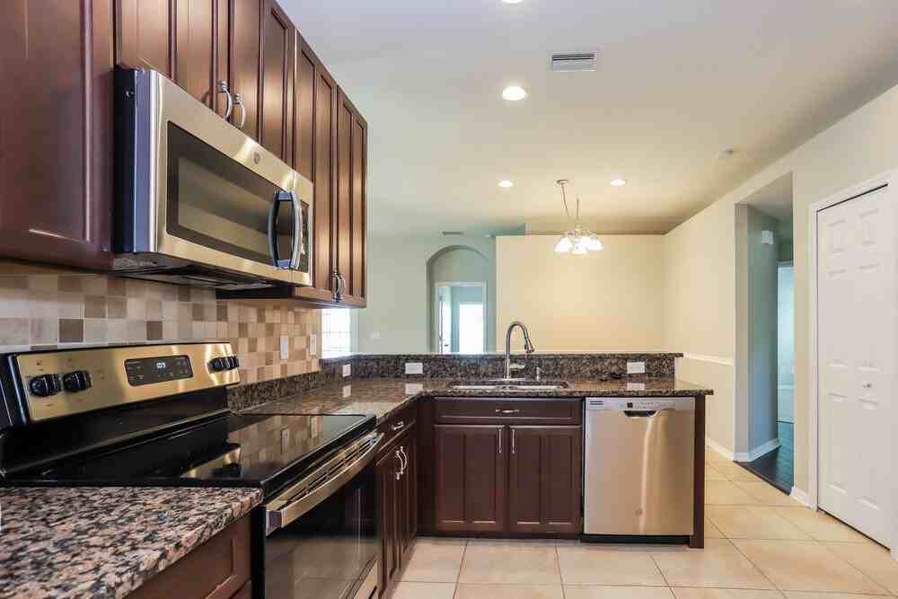 1510 Mira Lago Cir - Photo 6 of 16