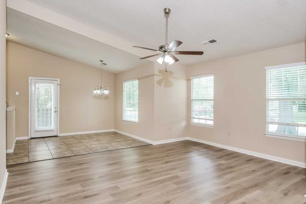 1153 Charstone Dr - Photo 4 of 16