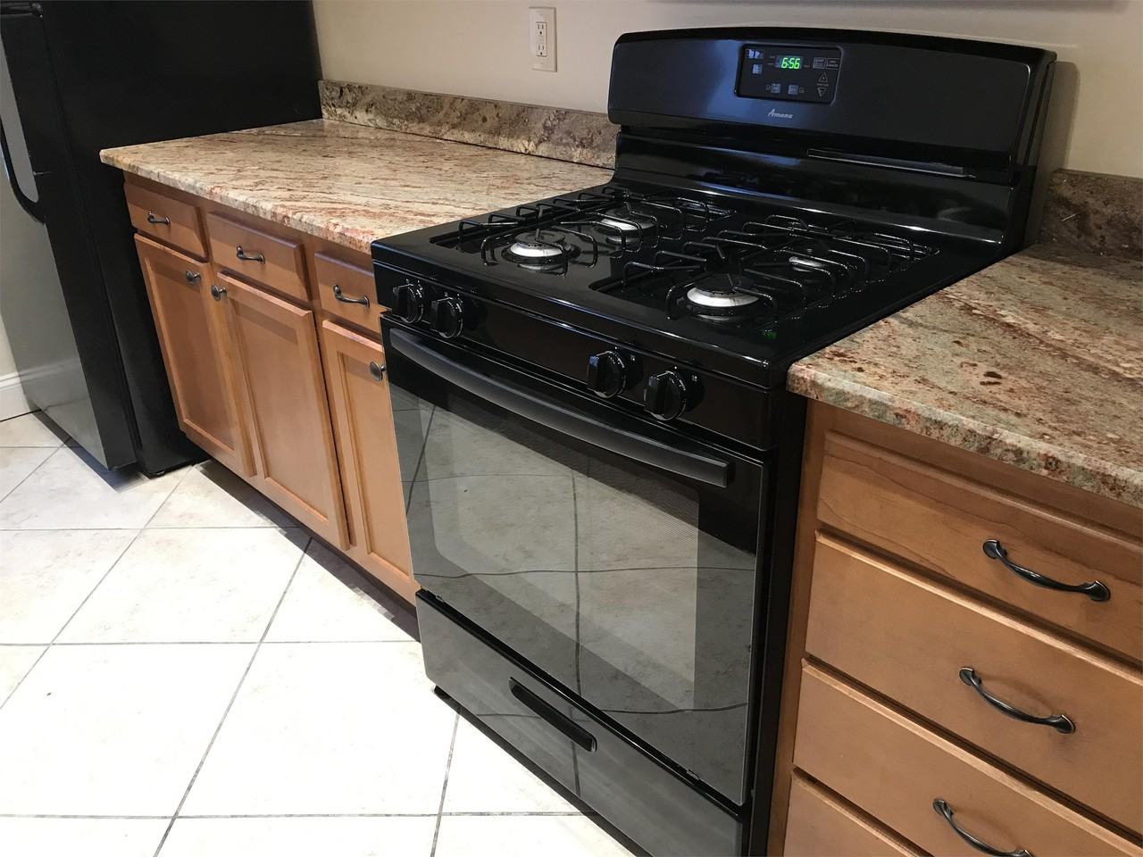 Portland 912 - Photo 2 of 11