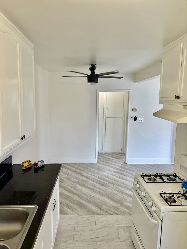 734 N Inglewood ave - Photo 4 of 10