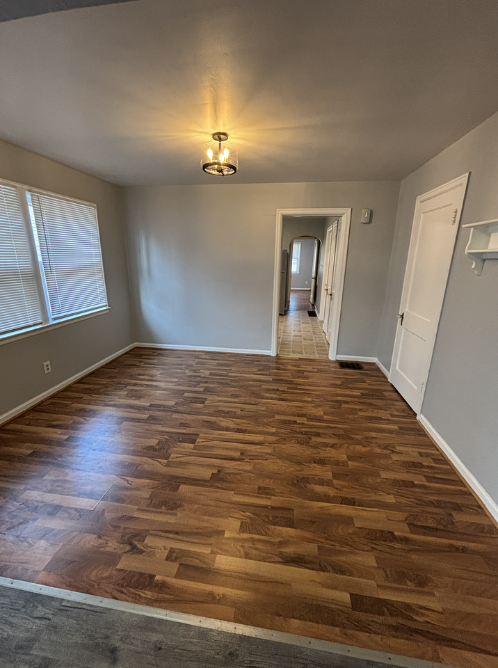 102 Wallace Avenue - Photo 3 of 9