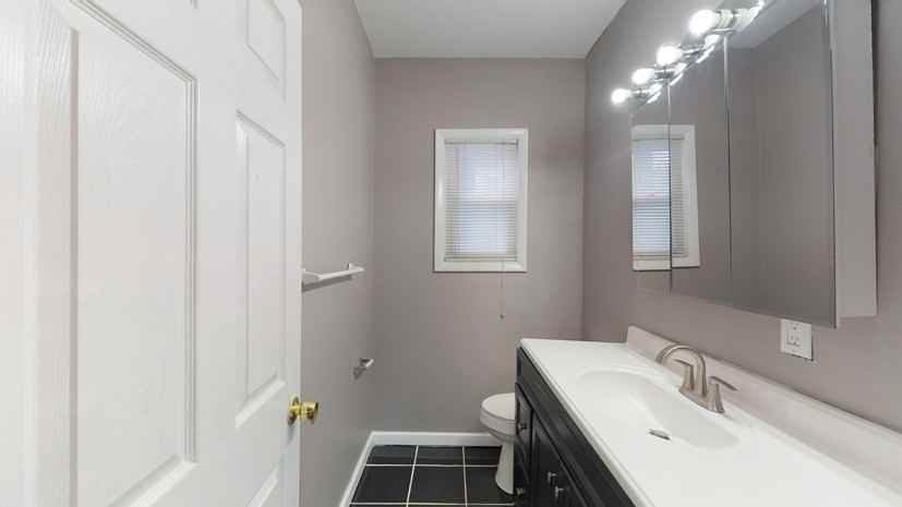 201 Comstock - Photo 5 of 17