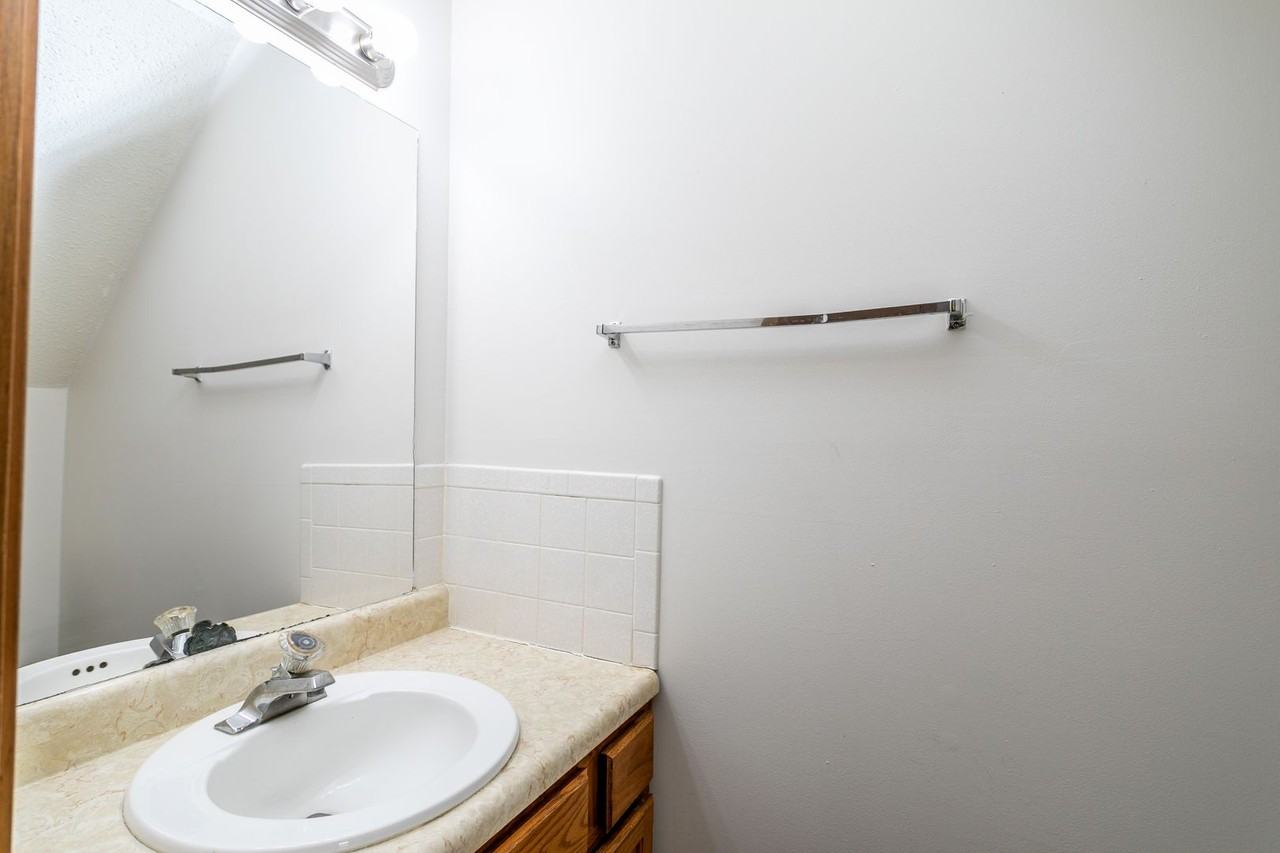 Cliffview Townhomes - Photo 7 of 26