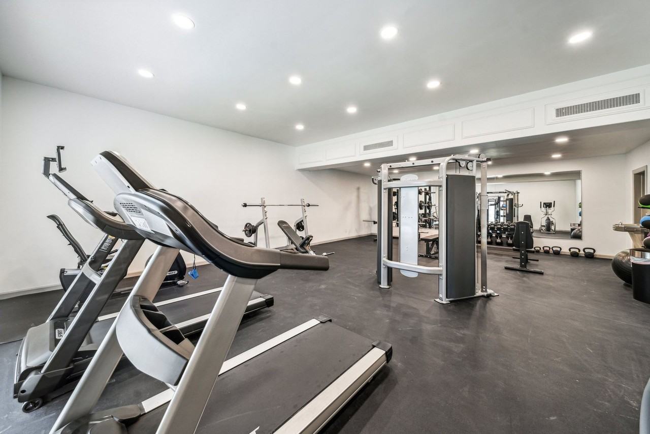 THE ELMS BY ONYX - Photo 5 of 22