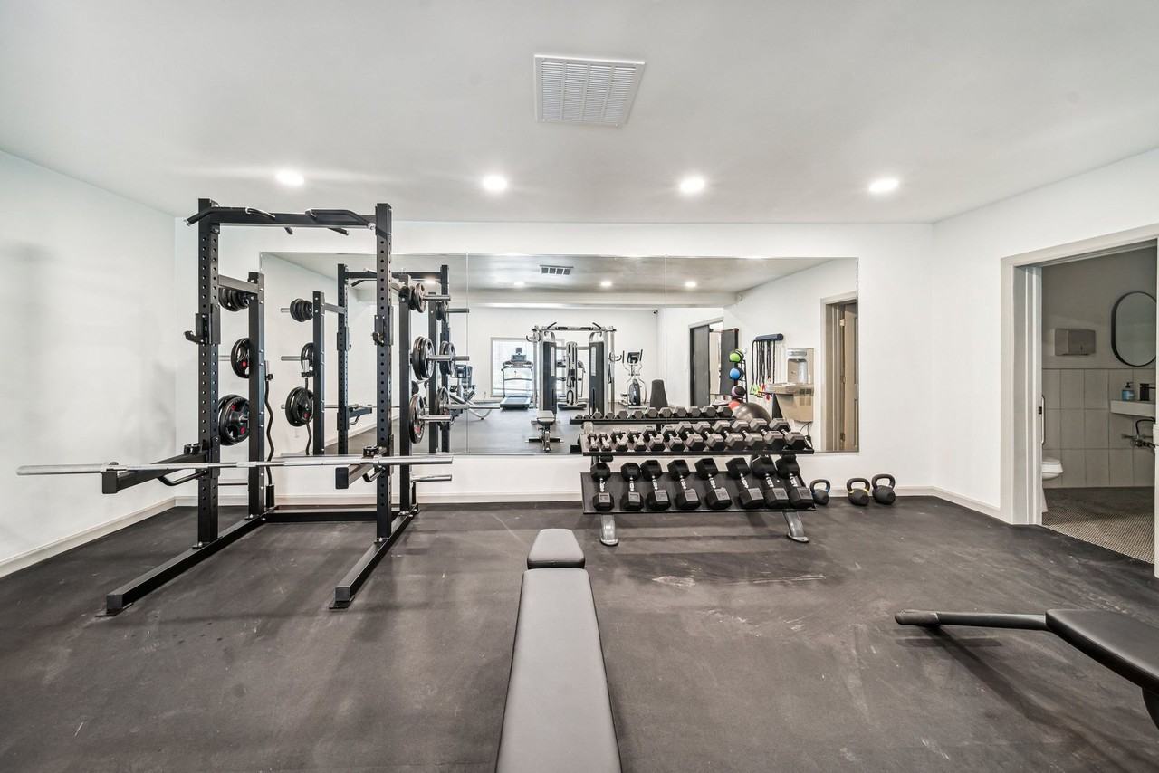 THE ELMS BY ONYX - Photo 6 of 22