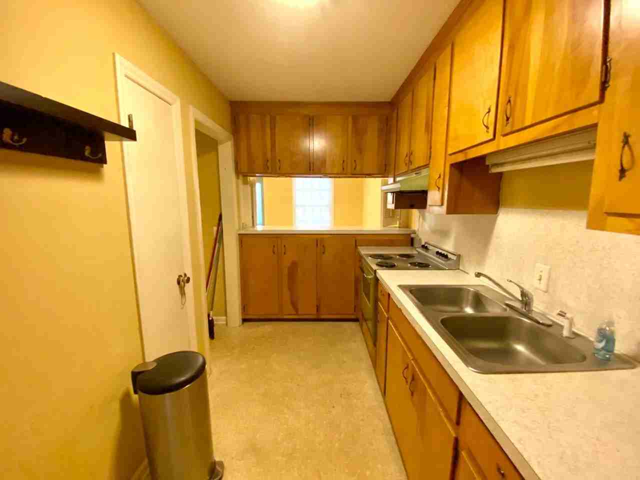 106 Strode Circle - Photo 2 of 19