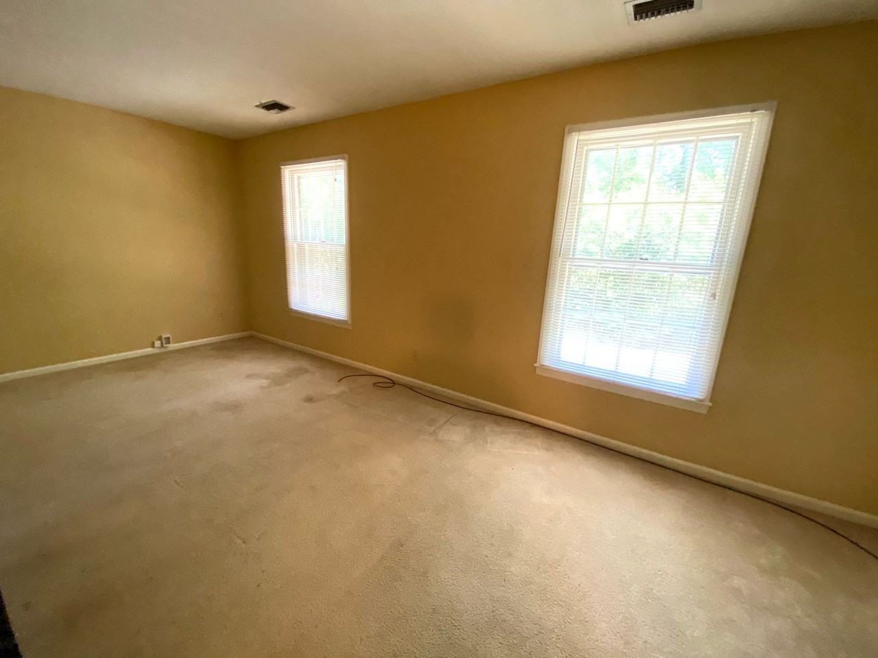 106 Strode Circle - Photo 4 of 19