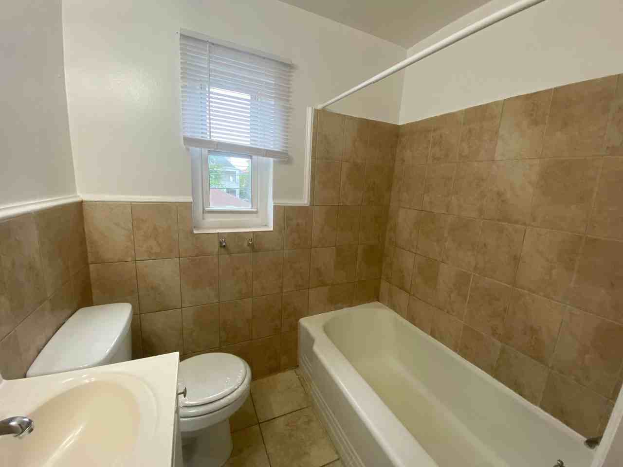 Riverfront Park Apartments - Photo 6 of 10