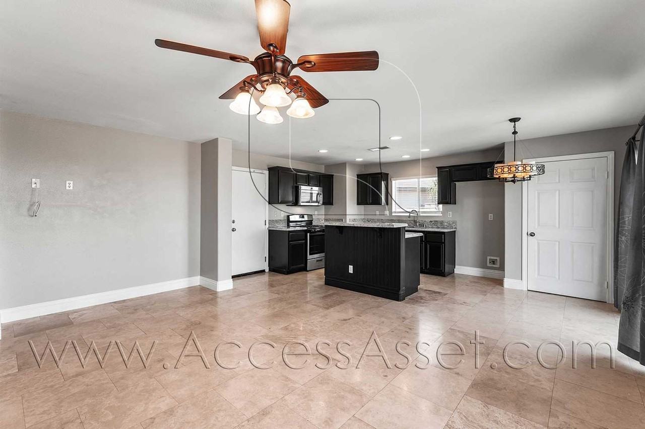 29444 Rock Point Dr - Photo 4 of 34