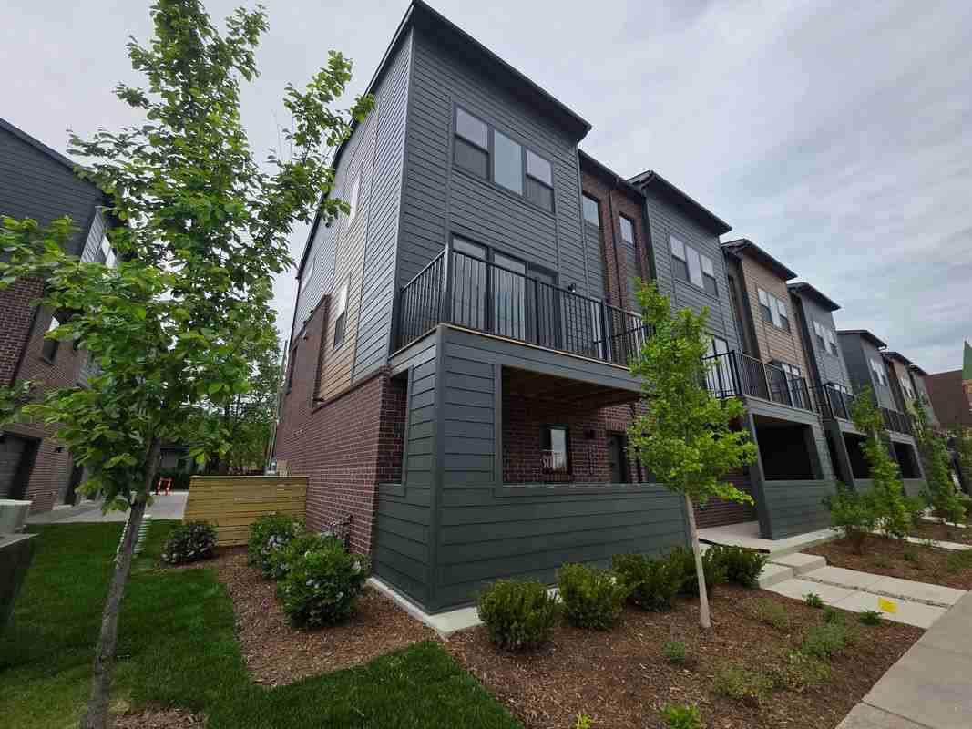 3618 Trumbull St ##7 - Photo 2 of 26