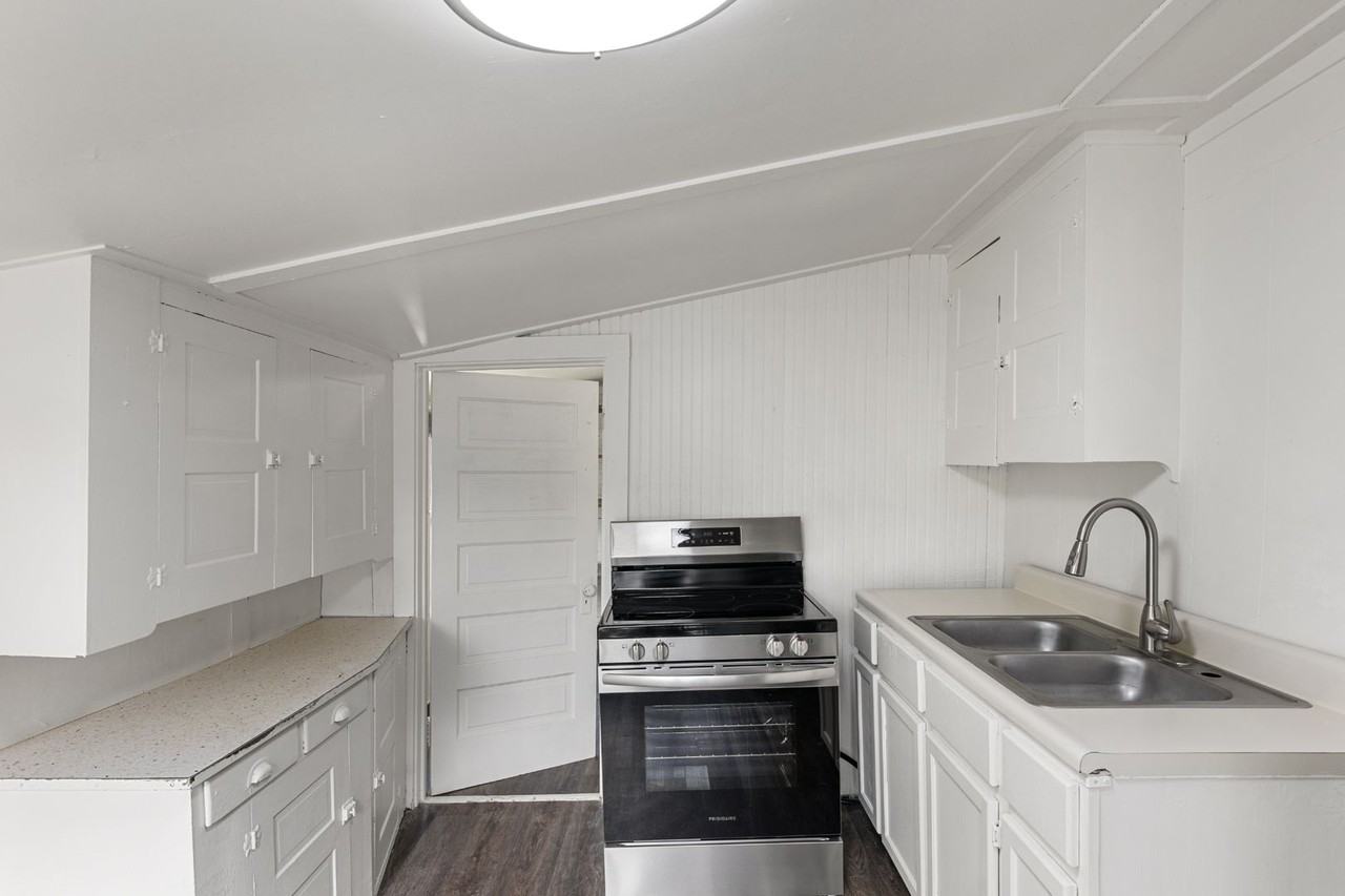 Riverside (Albion 64 LLC) - Photo 4 of 17