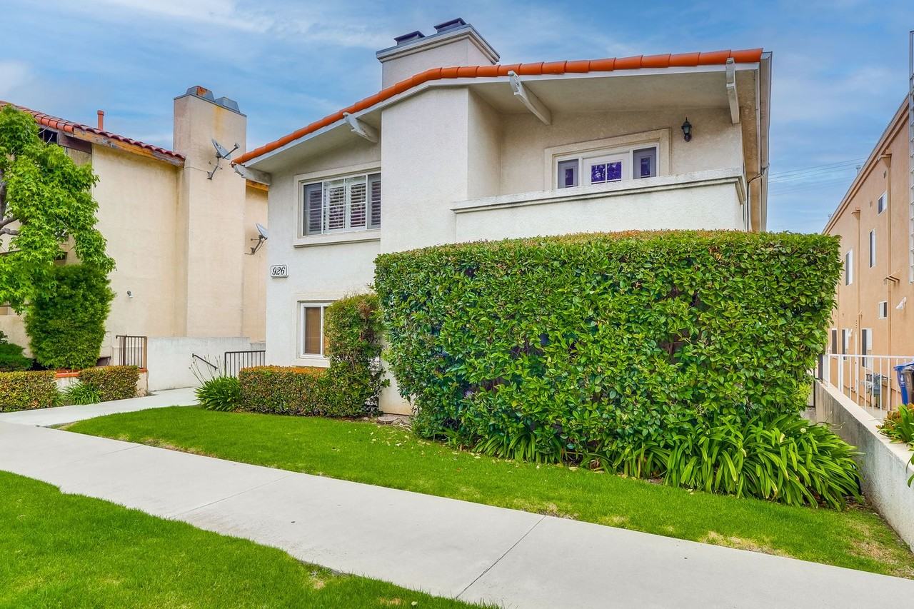 926 S Leland St #4 - Photo 3 of 50