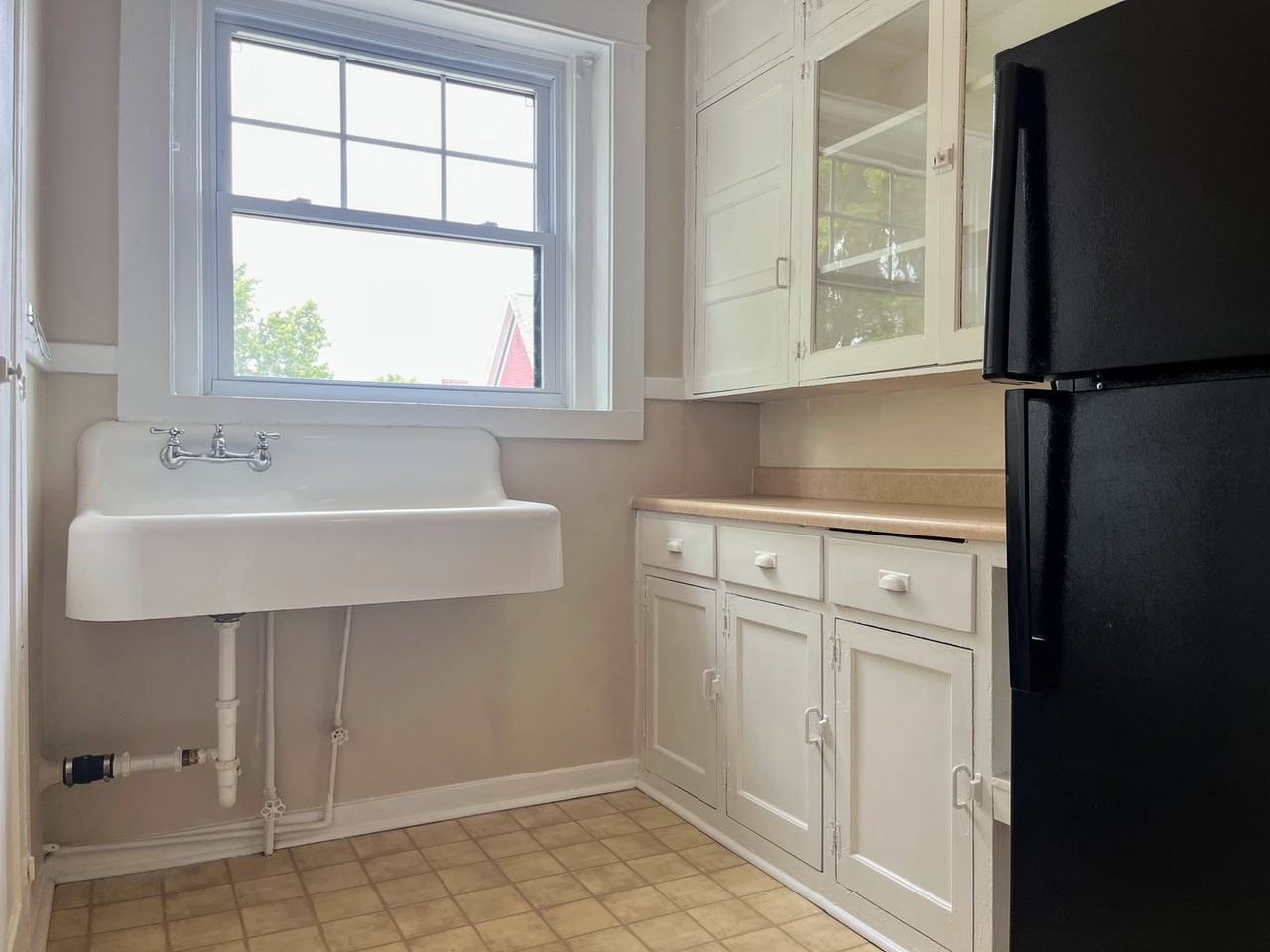 196 Crescent Ave #27 - Photo 4 of 9