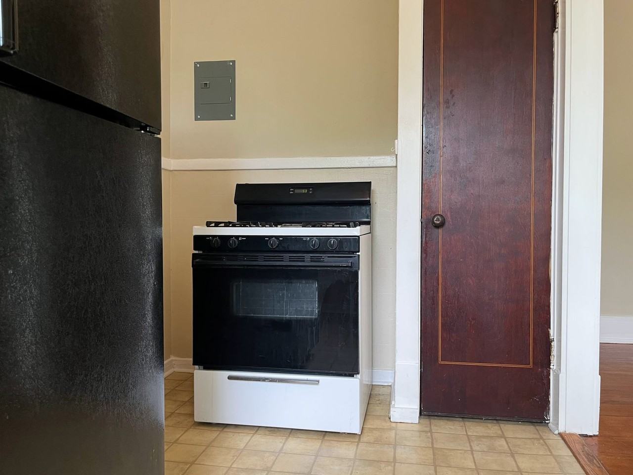 196 Crescent Ave #27 - Photo 5 of 9