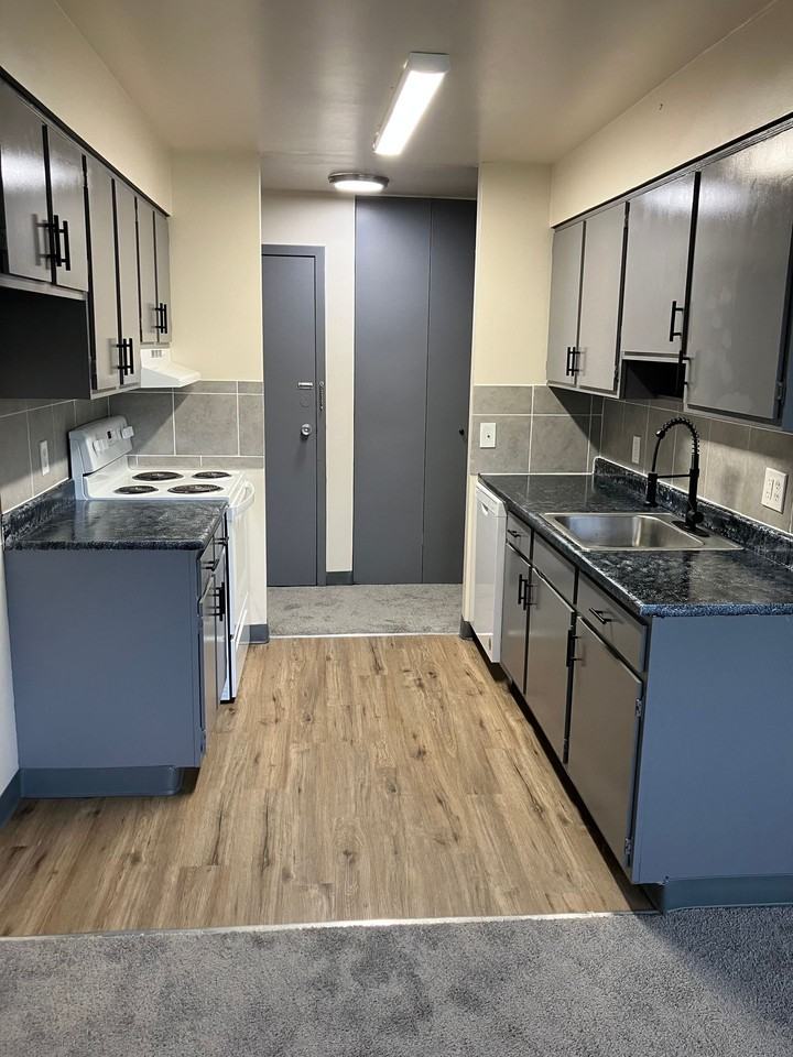 Marlboro Place Apartments - Photo 2 of 33