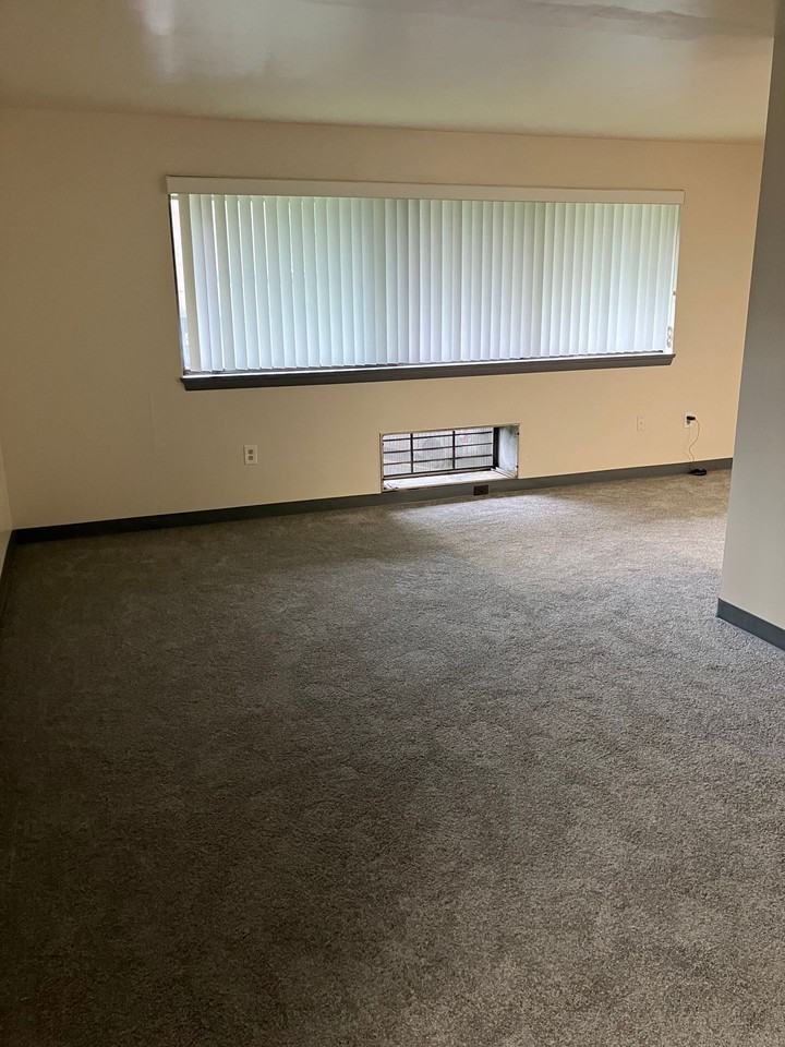 Marlboro Place Apartments - Photo 3 of 33