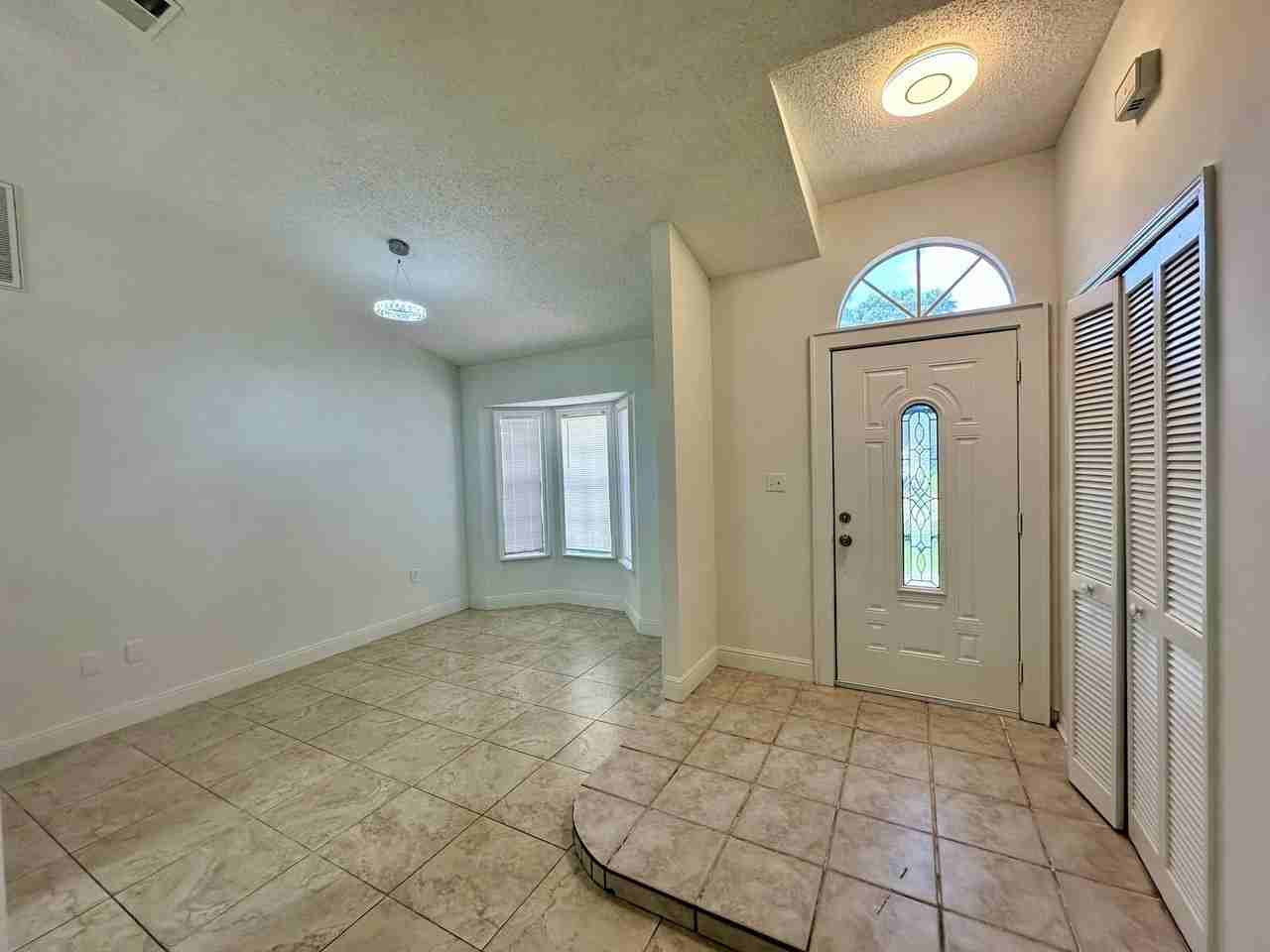 10526 Bridlewood Ave - Photo 2 of 19