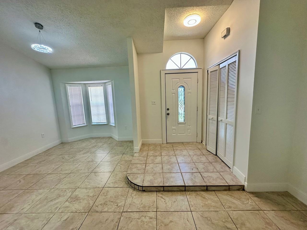 10526 Bridlewood Ave - Photo 3 of 19