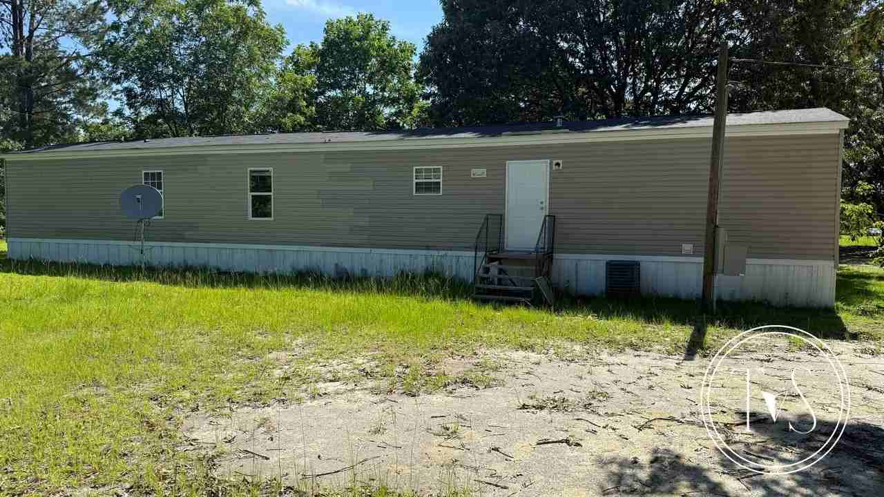 2217 Winnmeir Ln - Photo 2 of 16