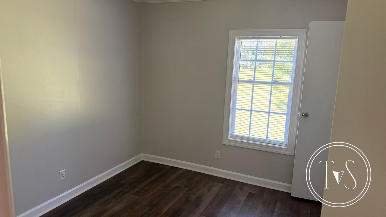 2217 Winnmeir Ln - Photo 7 of 17