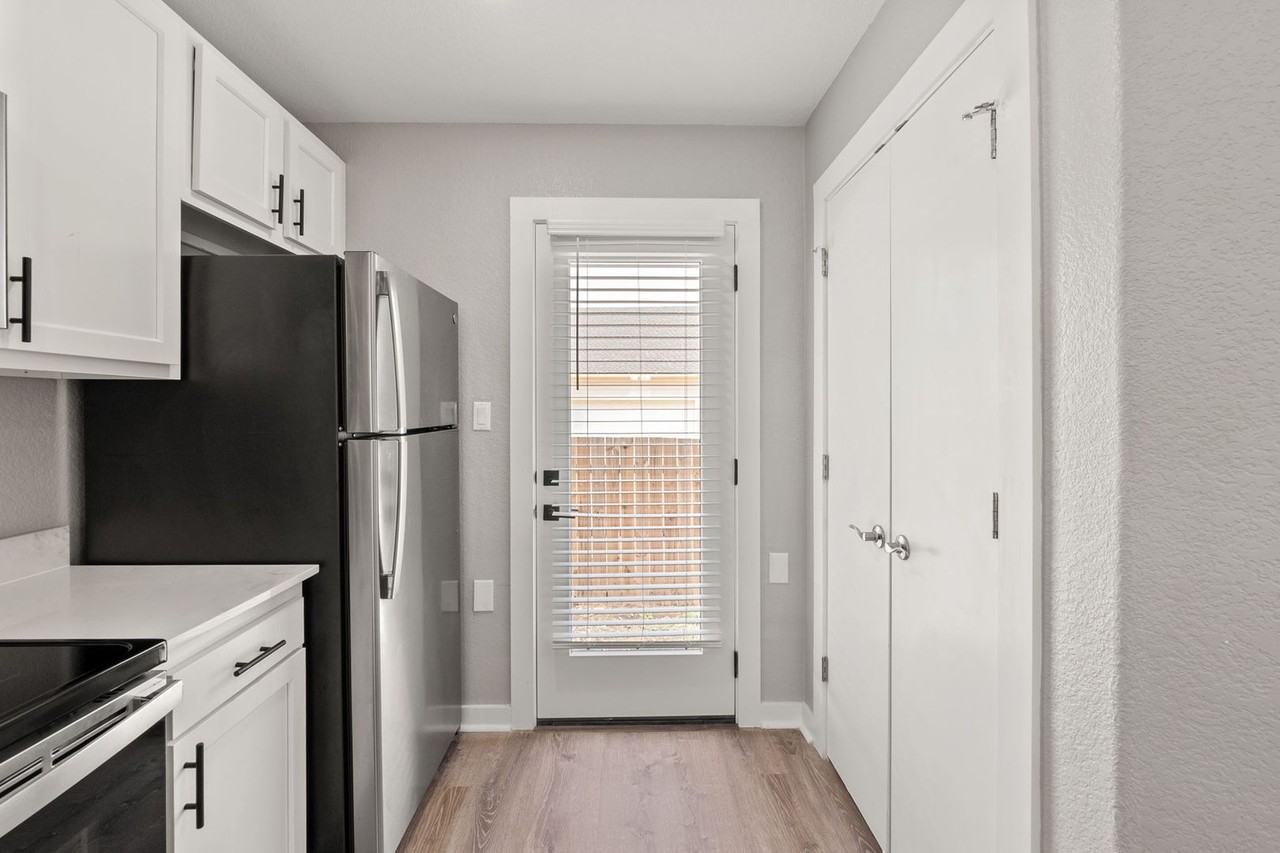 20 Tate Lane - Photo 5 of 22