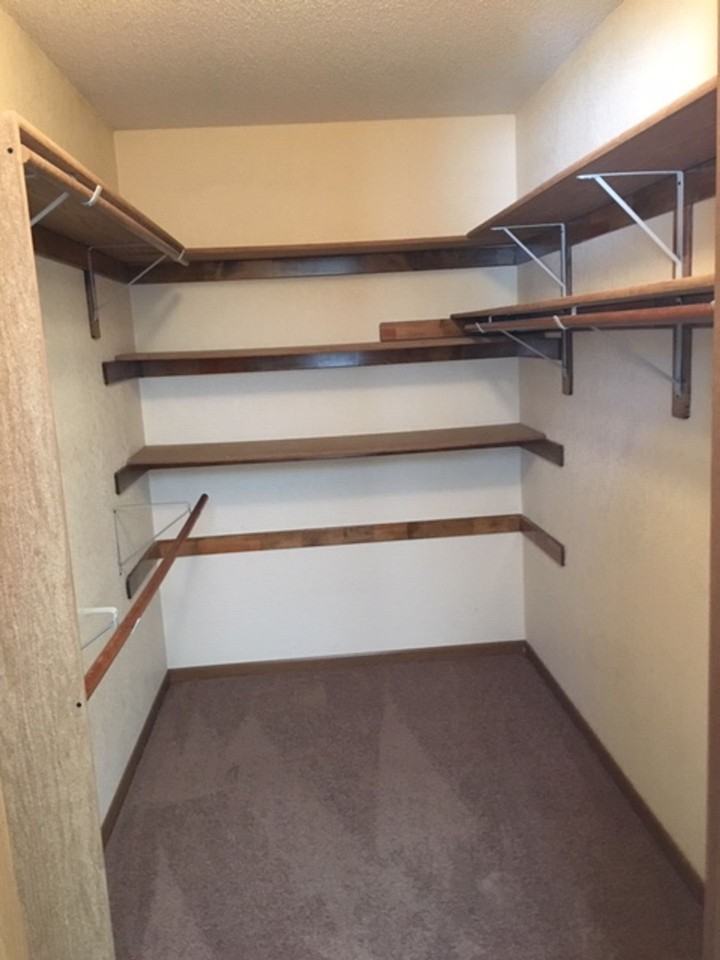 3BR Renovated Townhouse - Photo 6 of 8