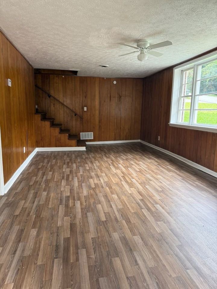 8193 / 8195 Spillers - Photo 2 of 40