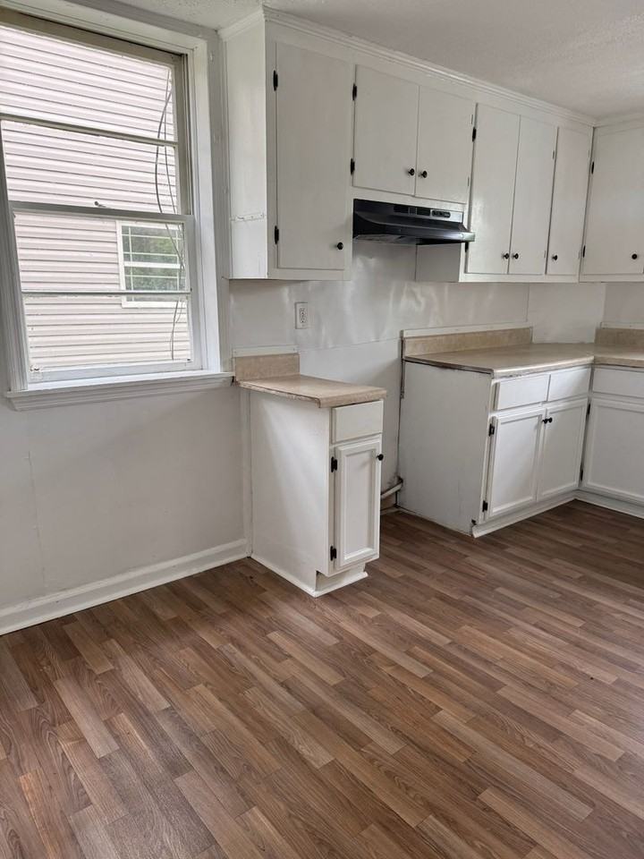 8193 / 8195 Spillers - Photo 5 of 40