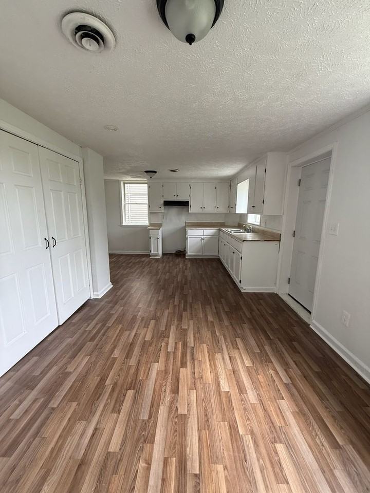 8193 / 8195 Spillers - Photo 6 of 40