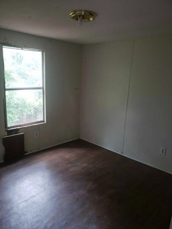 539 Coconut Ct - Photo 3 of 7