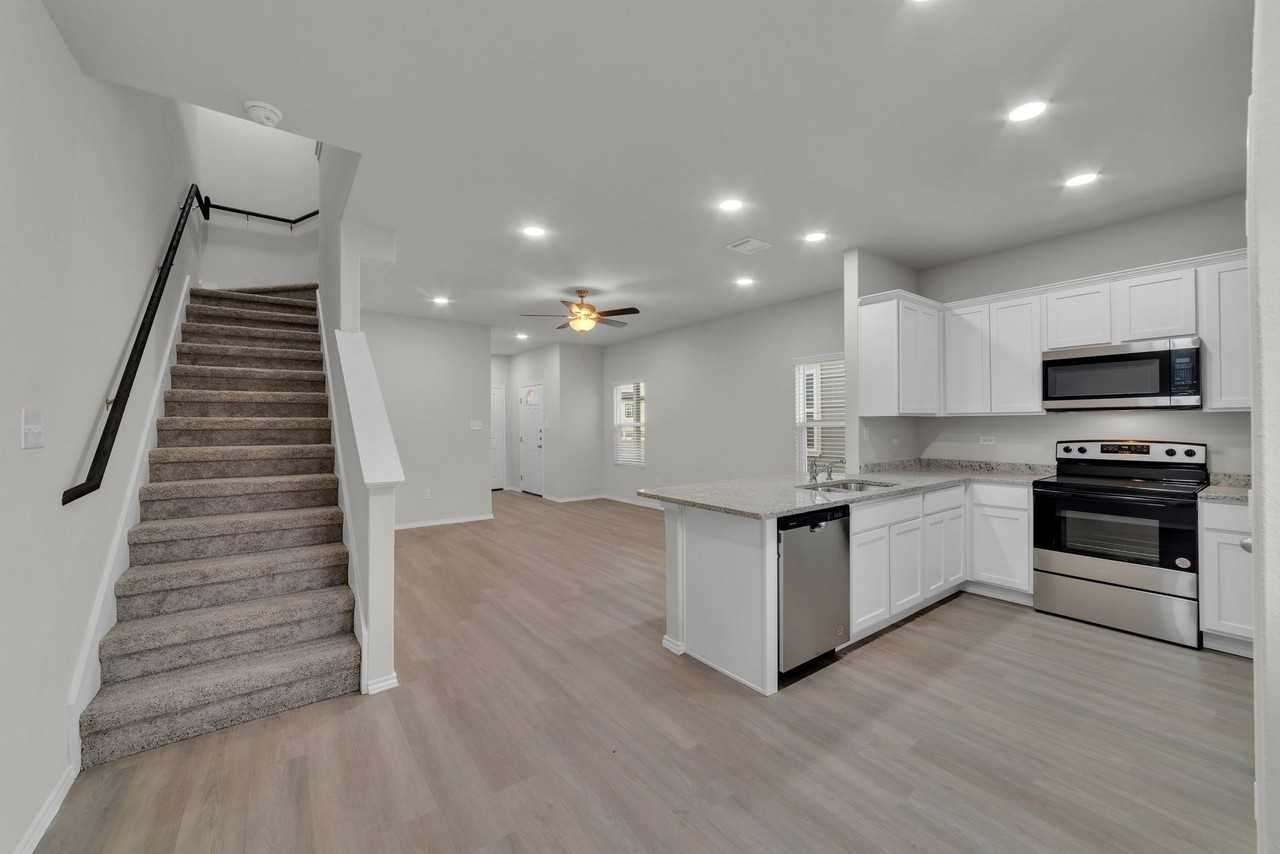 9034 Glen Shadow Dr - Photo 4 of 7