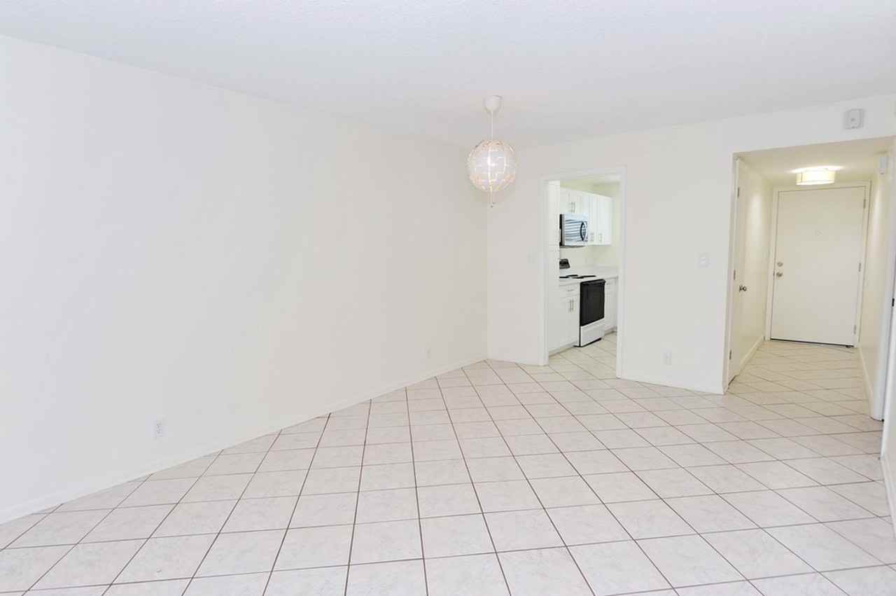 1000 Manatee Rd - Photo 2 of 12