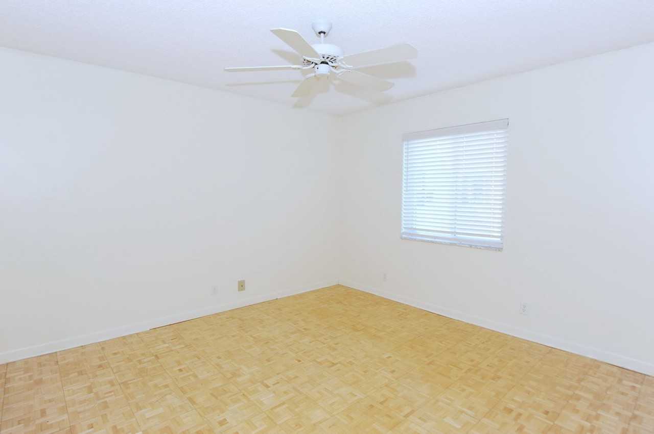 1000 Manatee Rd - Photo 5 of 12