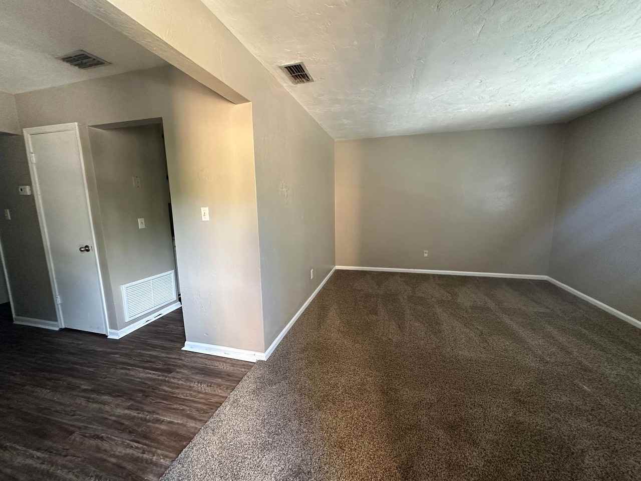 1430 Willow Bend Way - Photo 3 of 7