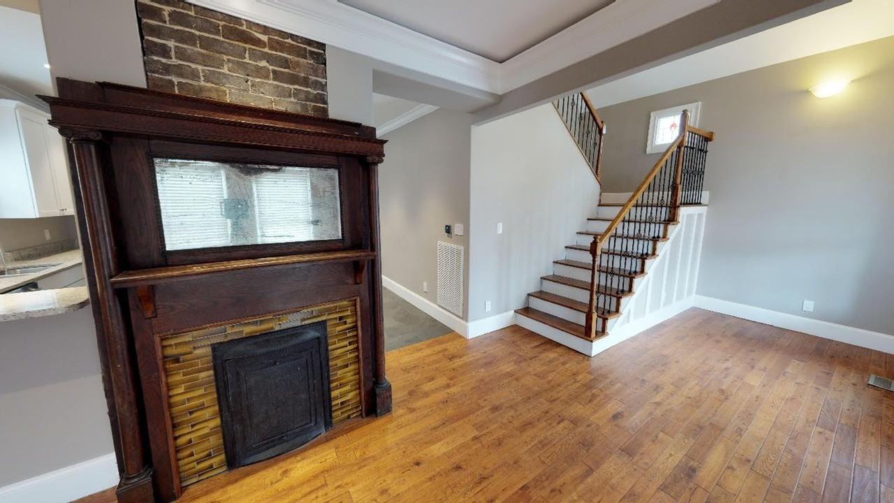 207 16th St - Photo 2 of 15