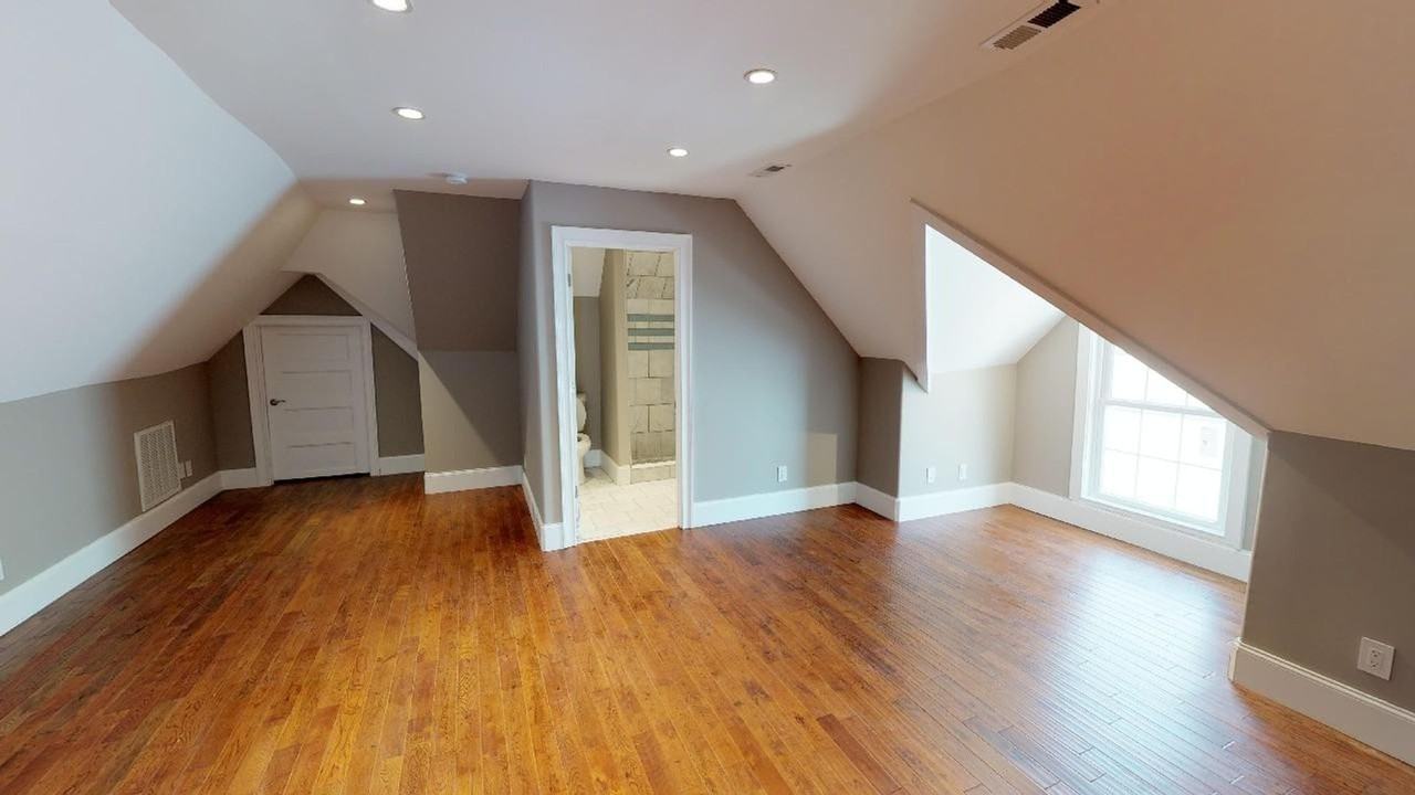 207 16th St - Photo 7 of 15