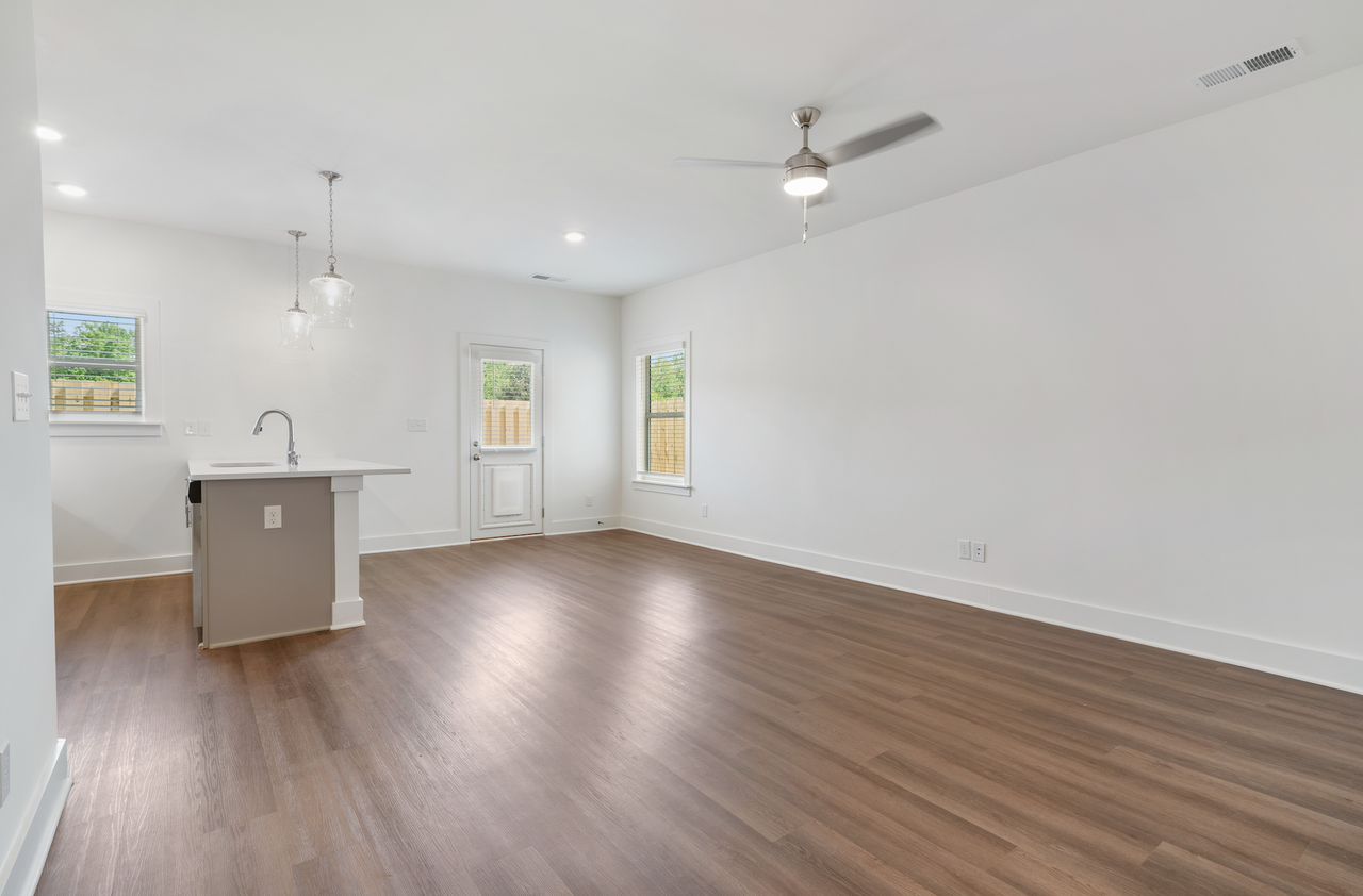 212 Huntley Pl - Photo 3 of 34